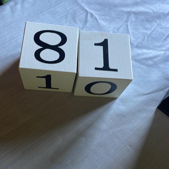 Perpetual Block Calendar - Picture 3 of 3